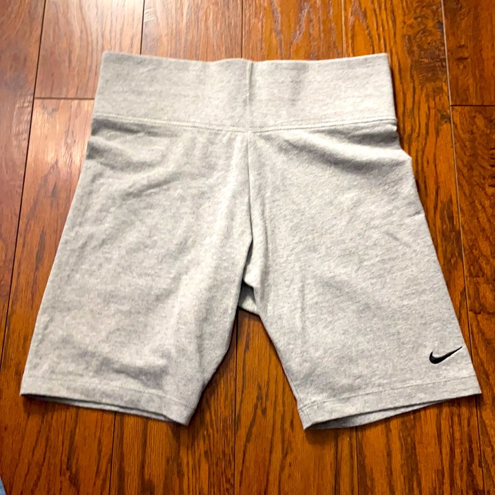 Nike Essential Biker Short